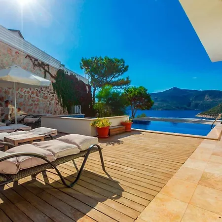 Willa Sleeps 10 With Pool Air Con And Wifi
